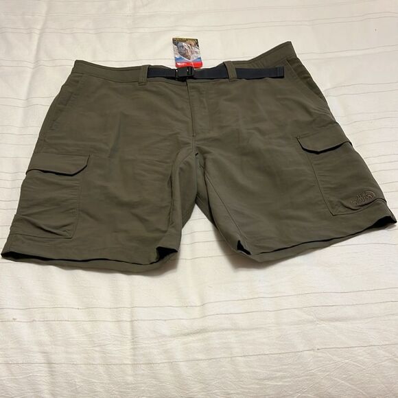 North Face Paramount II Cargo Shorts, Taupe Green - Picture 2 of 9